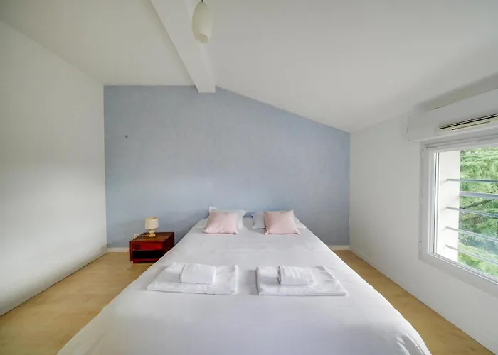 Daire With Terrace And Parking Mérignac