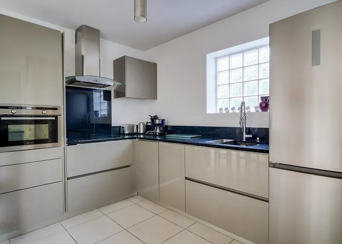 With Terrace And Parking Mérignac