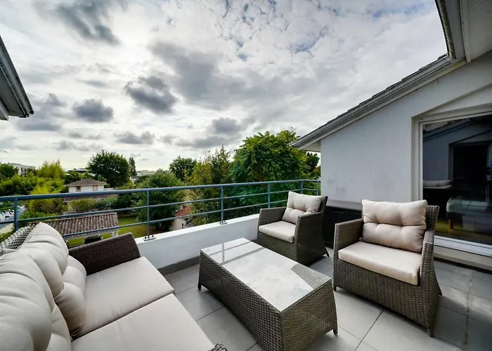 Daire With Terrace And Parking Mérignac