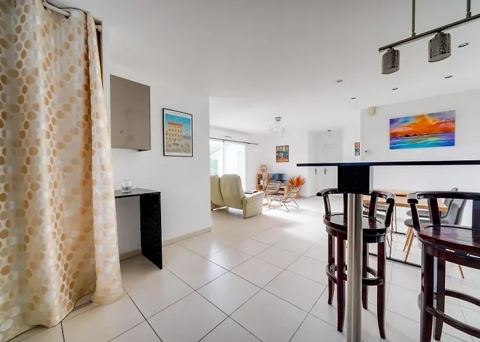 Daire With Terrace And Parking Mérignac