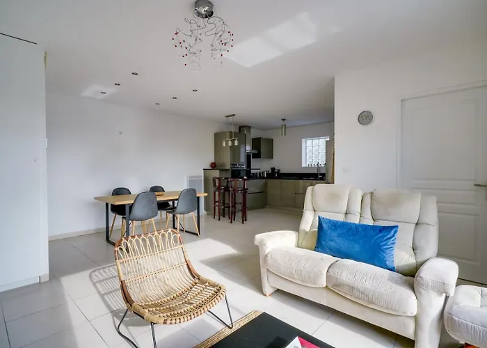 With Terrace And Parking Daire Mérignac