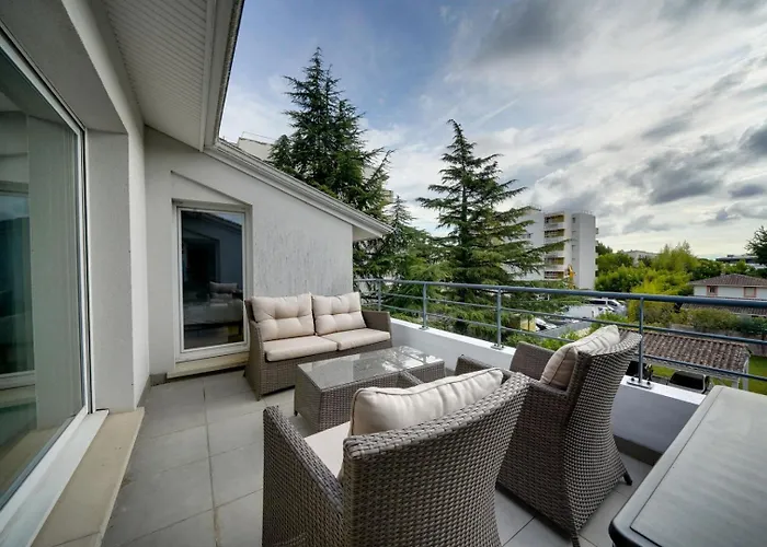 With Terrace And Parking * Mérignac